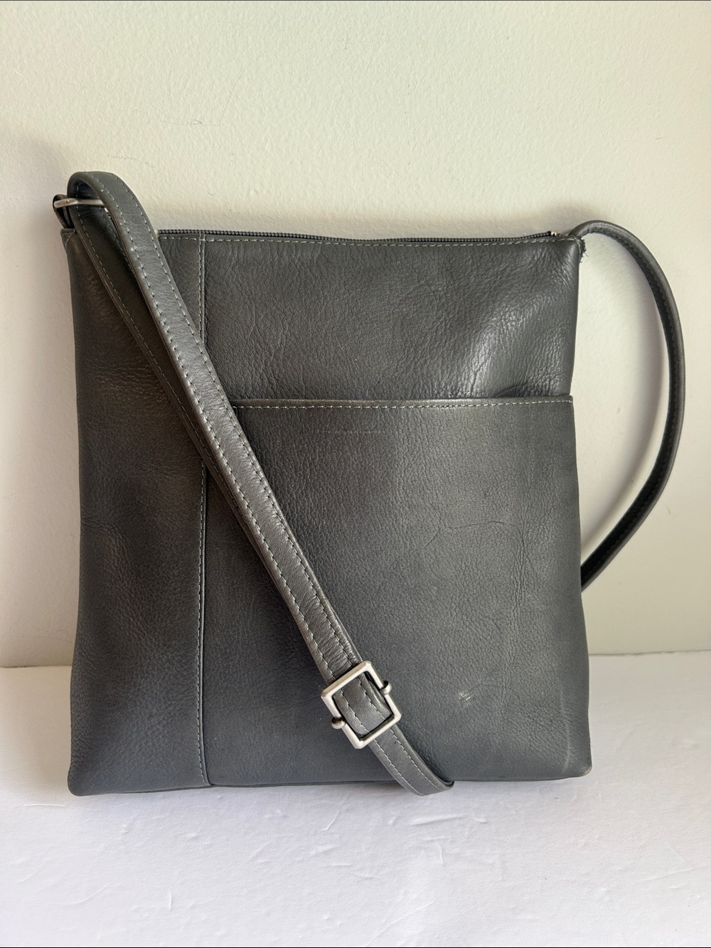 Le Donne Leather Crossbody Bag in Grey